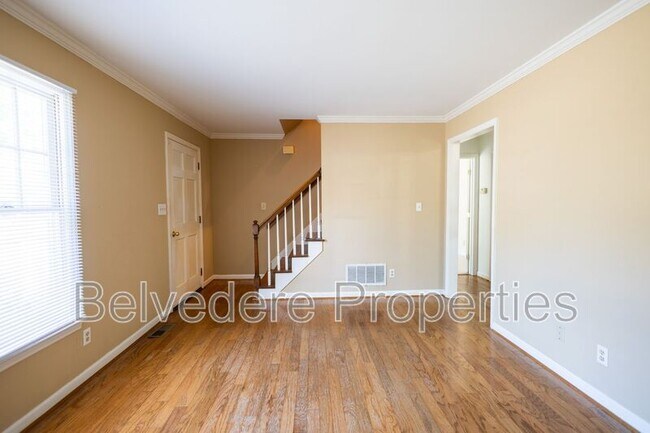 Building Photo - 8 Barret Place