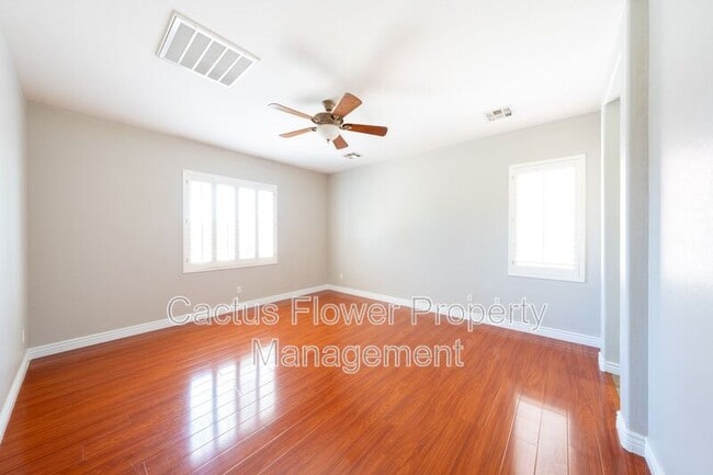 Building Photo - 1497 E Indigo St