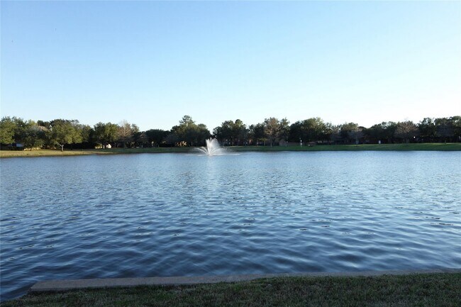 Building Photo - 4611 Summer Lakes