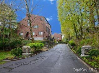 Building Photo - 150 N Bedford Rd