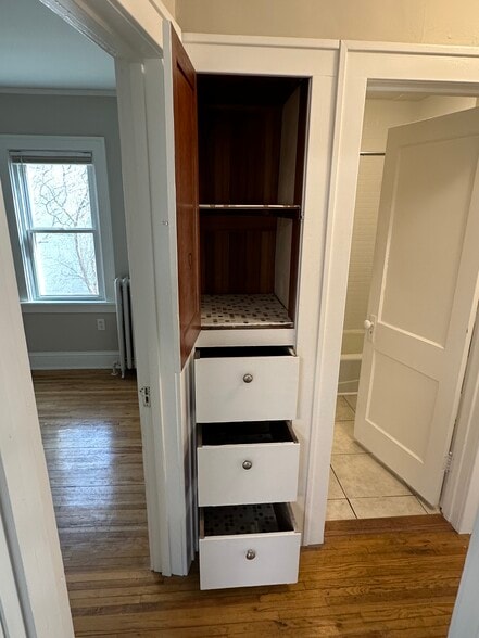 linen closet storage - 235 Logan Ave N