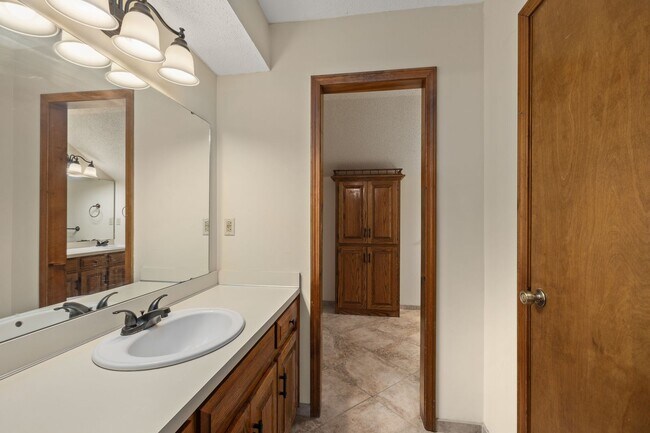 Building Photo - S1005-MF2