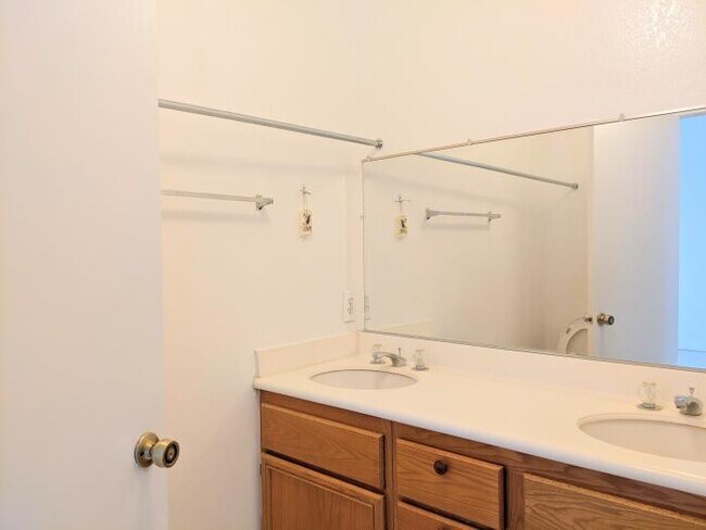 Building Photo - 4 bedroom in Monterey Park CA 91754