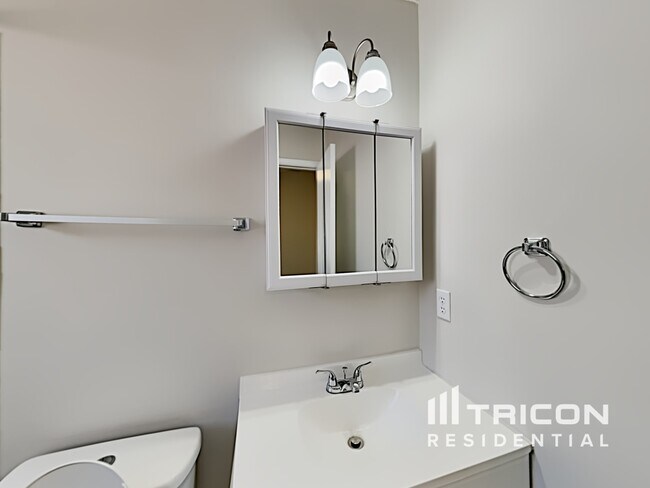 Building Photo - 2660 Malibu Cir