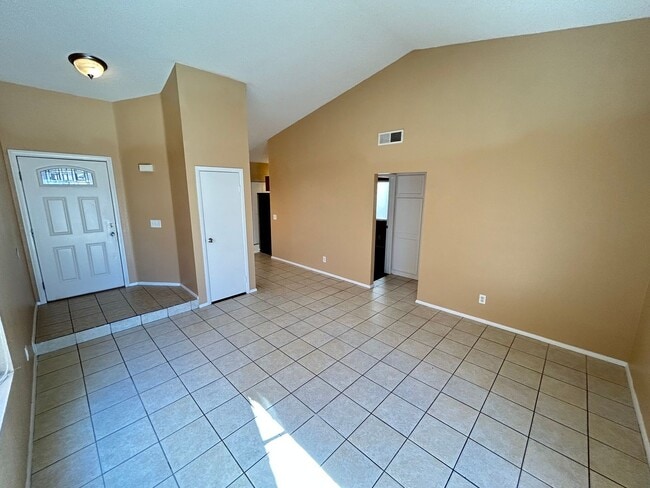 Building Photo - Beautiful single story- 3Bed/2Bath home lo...