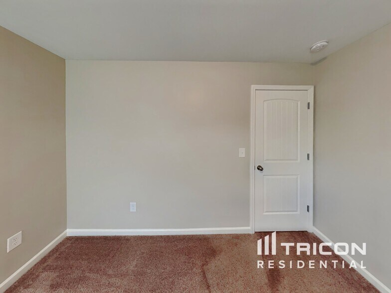 Building Photo - 55 Moss Way