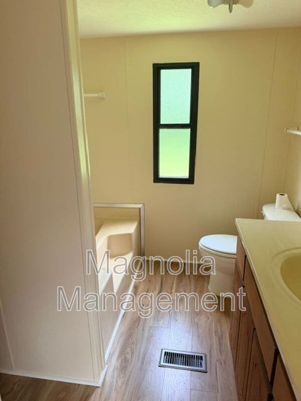Building Photo - 209 Gillburg Estates Ct