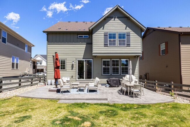 Building Photo - 3 bedroom, 3 bath home with 2 car garage