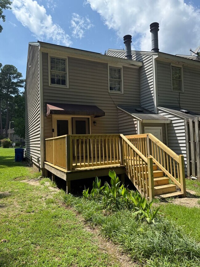 Building Photo - 3405 Gina Ct NW