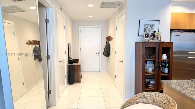 Building Photo - 1050 Brickell Ave