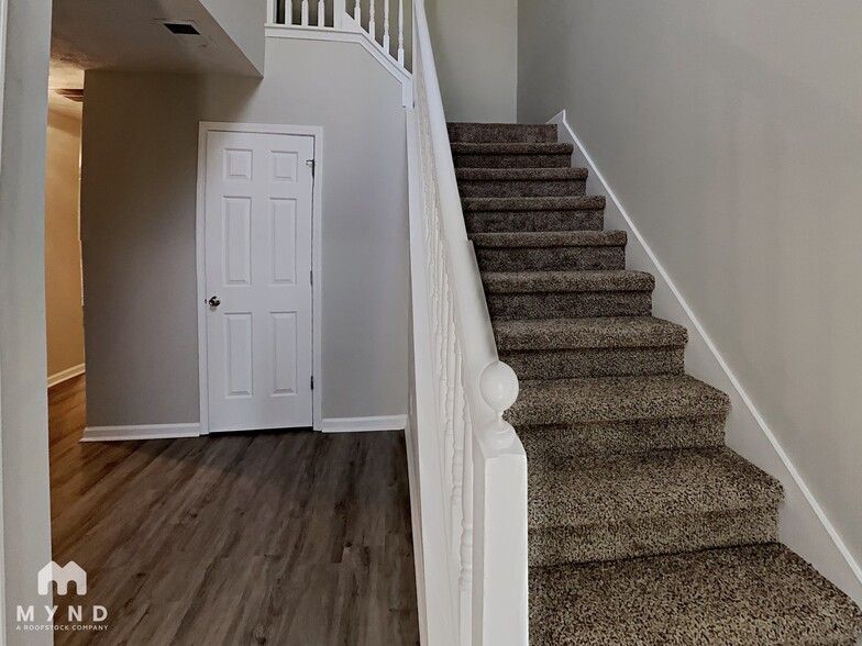 Building Photo - 2429 Wood Bend Ln