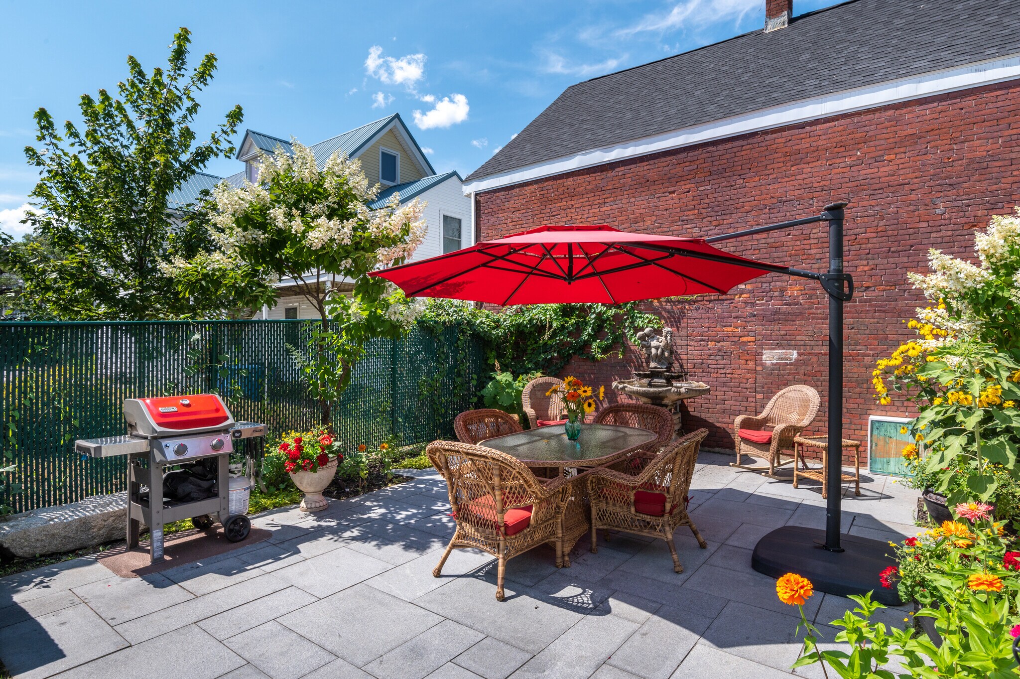 Shared Courtyard - 223 Cumberland Ave