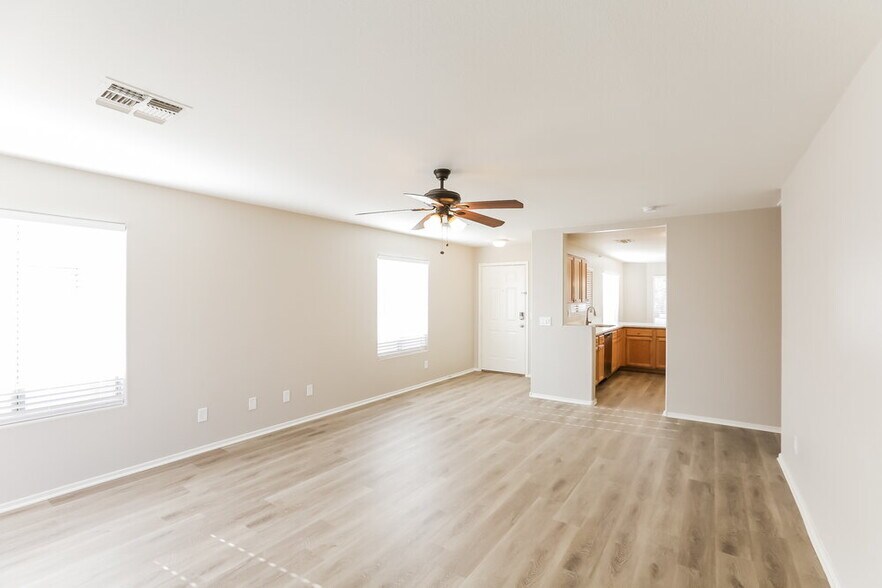 Building Photo - 8156 W Hammond Ln