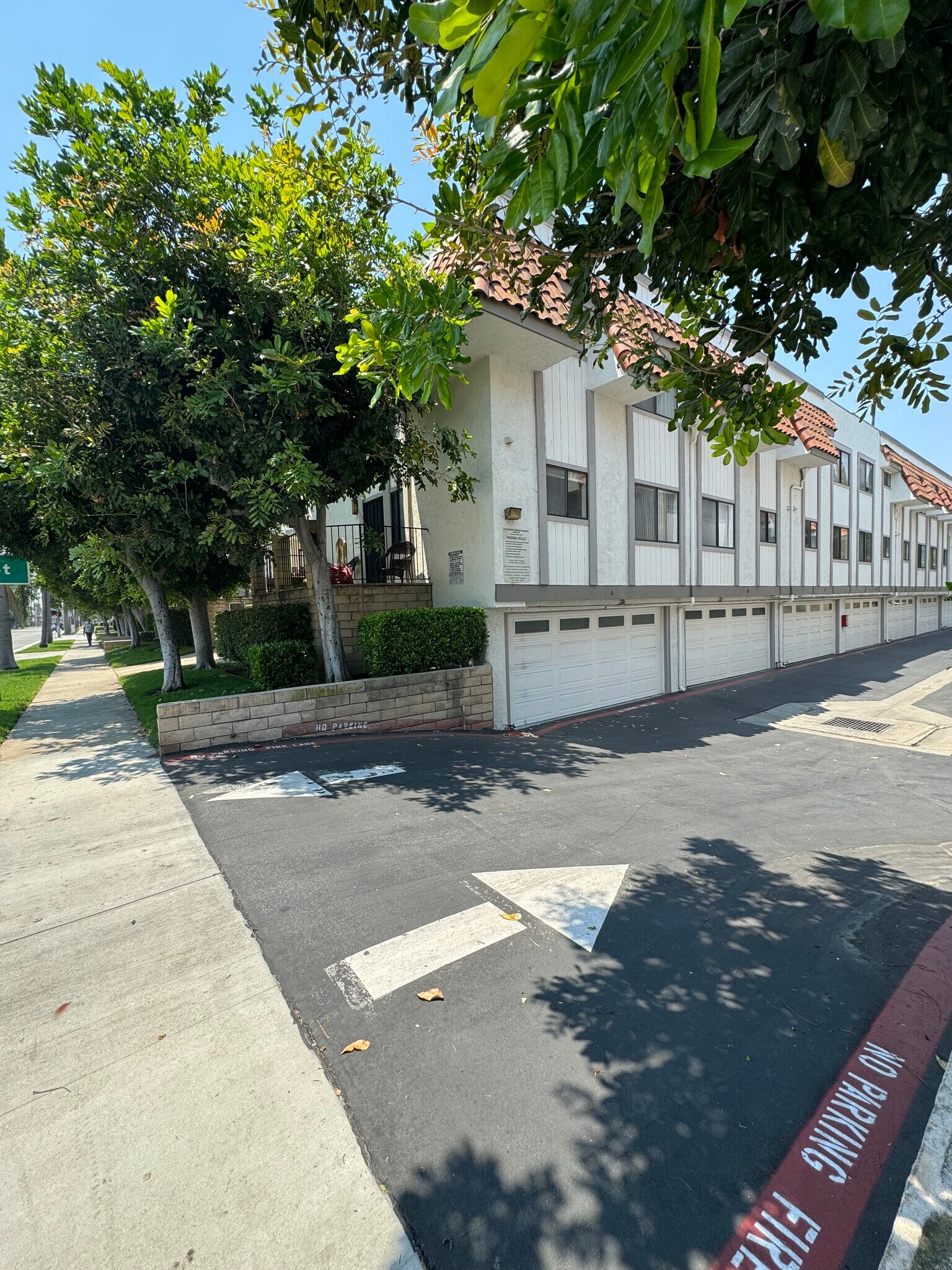 Driveway - 2206 N Broadway