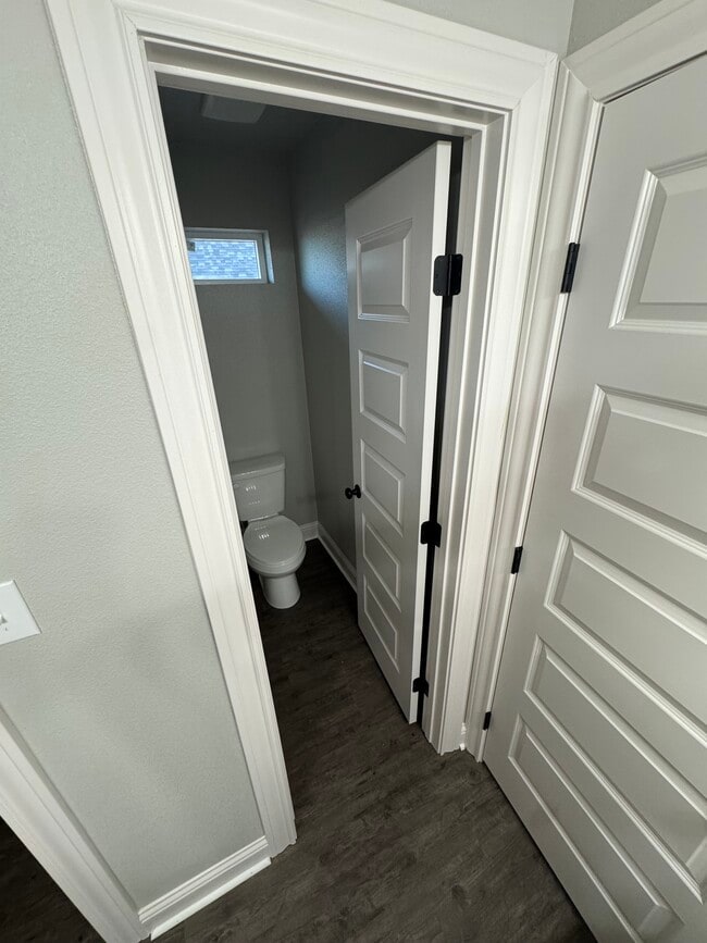 Building Photo - 337 Woodstock Ln