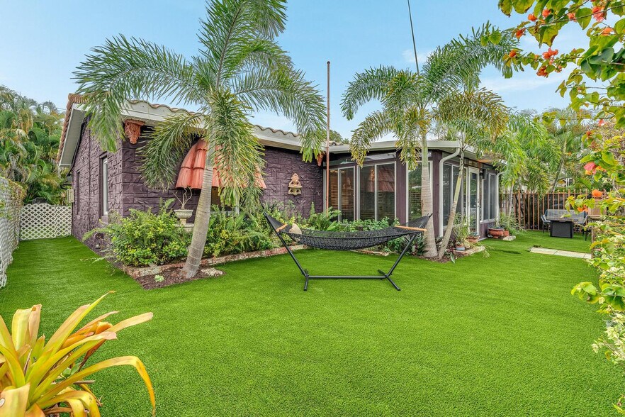 Building Photo - 1336 NE 14th Ave