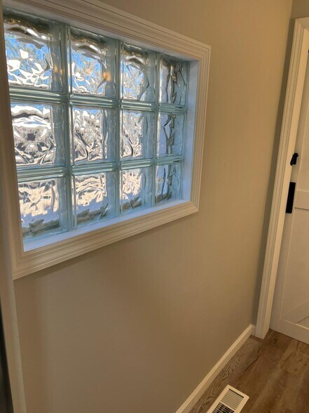 Master Bath - 207 Herbert St