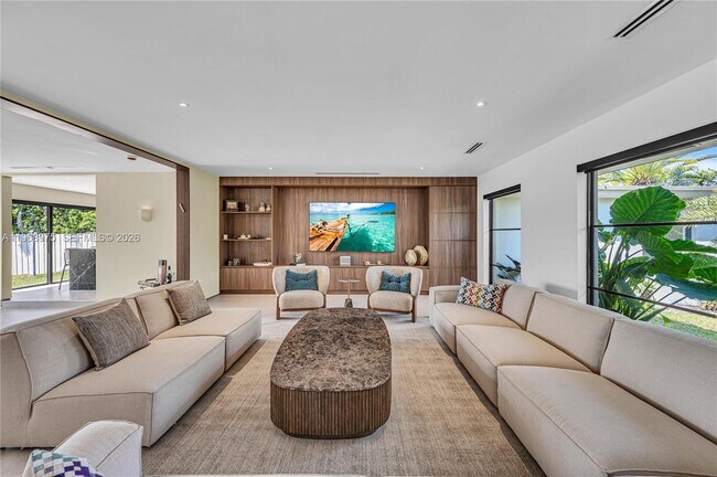 Building Photo - 1170 S Biscayne Point Rd