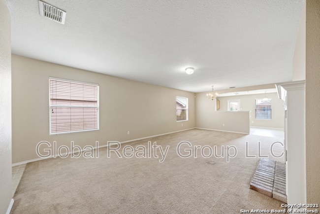 Building Photo - 129 Creek Run