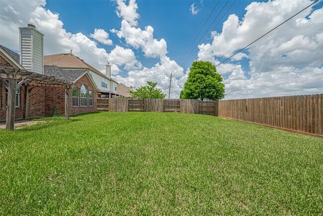 Building Photo - 5502 Baldwin Elm St