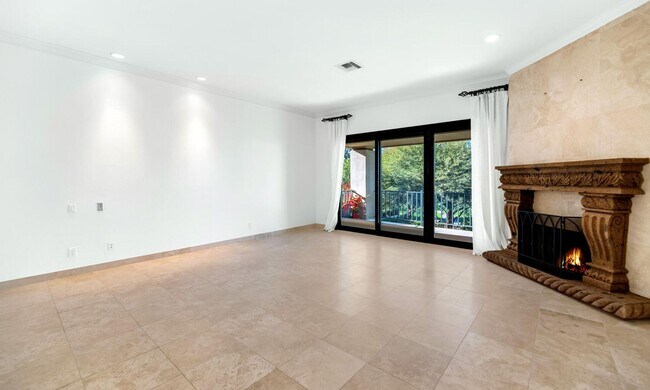 Building Photo - 7878 E Gainey Ranch Rd