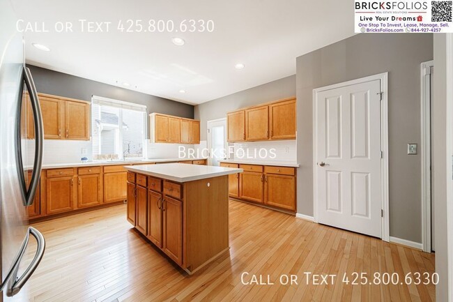 Building Photo - 2728 84th Dr NE