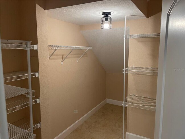 Building Photo - 165 Alexander Woods Dr