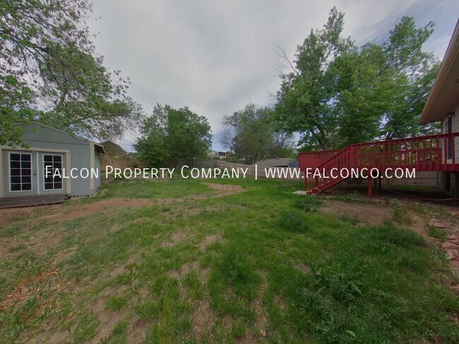 Building Photo - 1339 Hathaway Dr