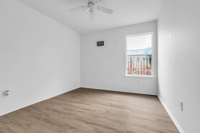 Building Photo - 20806 Dewberry Creek Ln