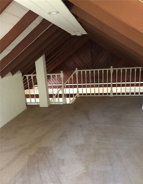 Building Photo - 976 Berne Dr