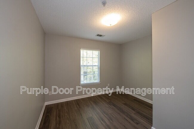 Building Photo - 1214 Charleston Ct