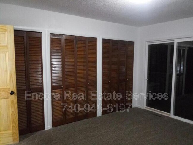 Building Photo - 1720 Oak Ct