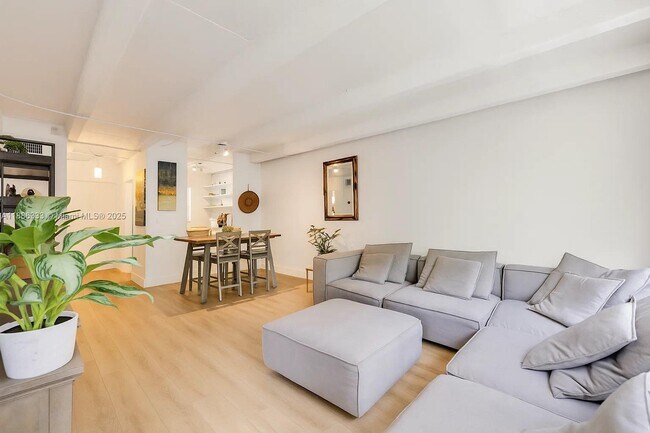 Primary Photo - 325 Ocean Dr