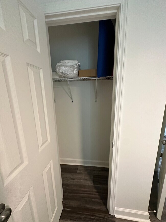 Building Photo - 108 Fuller St