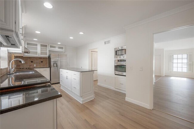 Building Photo - 5026 Cypress Trace Dr