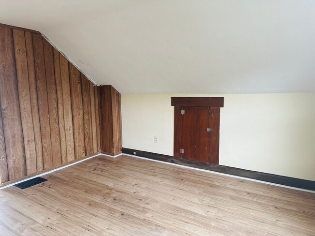 Building Photo - DREAM LOCATION !! LOOKS LIKE PRIVET ROAD !!!