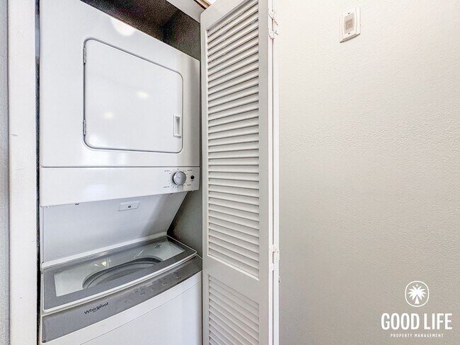 Building Photo - SD: 2BD/2BA Condo in UTC with Reserved Parking, Covered Balcony & In-Unit Laundry