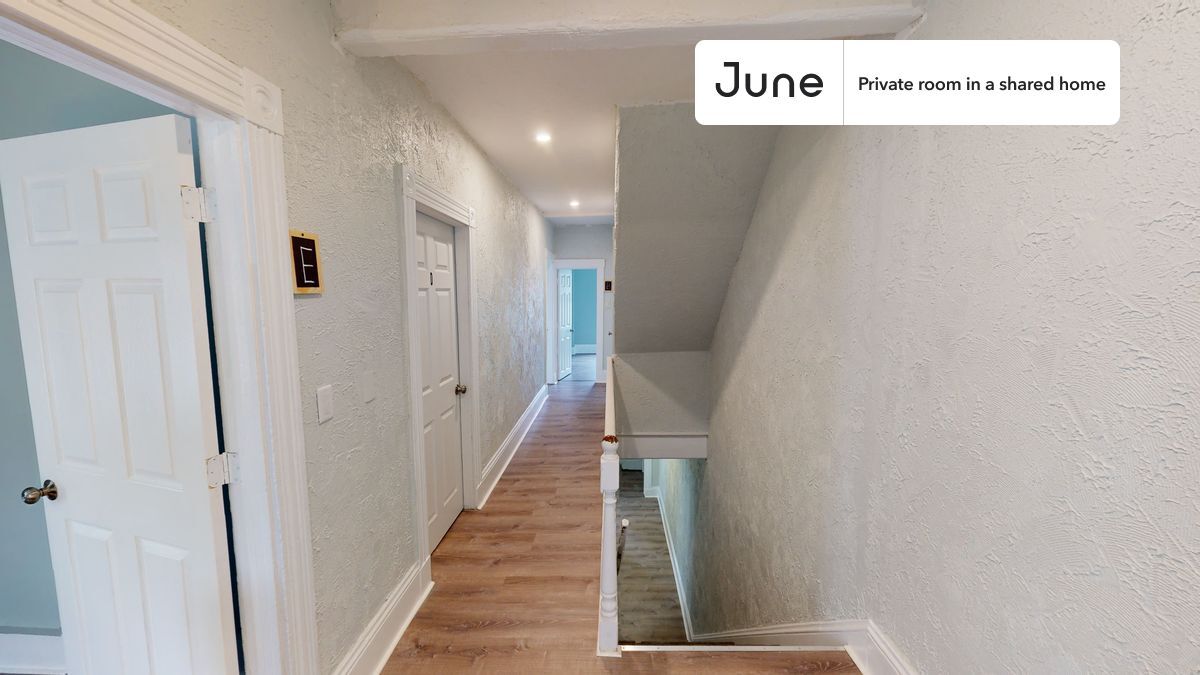 Building Photo - Room in Shared 7 bed/2 bath home