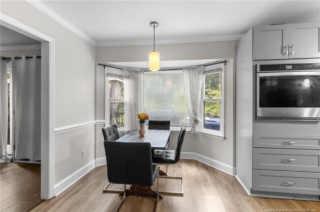 Building Photo - 3532 Kelburn Dr