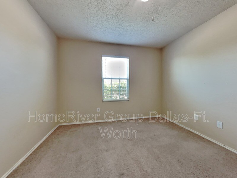 Building Photo - 9952 Thomas Jefferson Dr