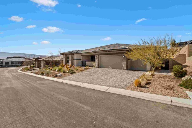 Building Photo - Modern Elegance in Scots Pine – 5-Bedroom Luxury Residence in West Summerlin