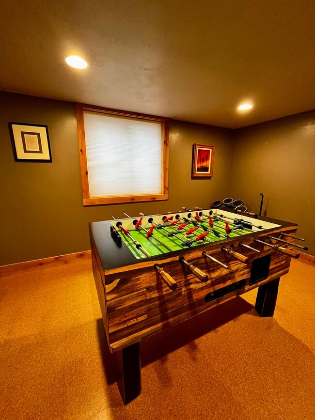 Building Photo - Fully Furnished and Fully Stocked Home For Rent Next to Cooper Park in Bozeman