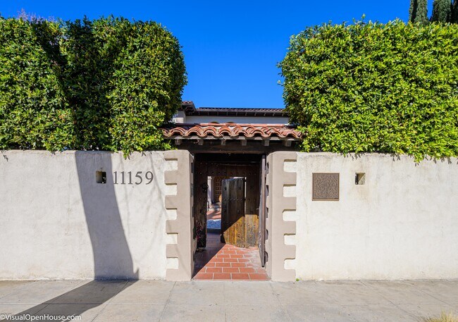 Building Photo - 11159 La Maida St