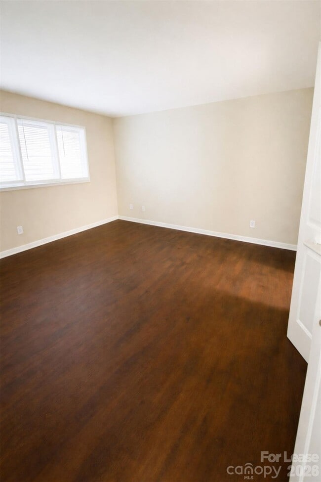 Building Photo - 1840 J Julian Ln