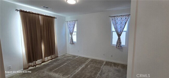 Building Photo - 26149 Park Ave