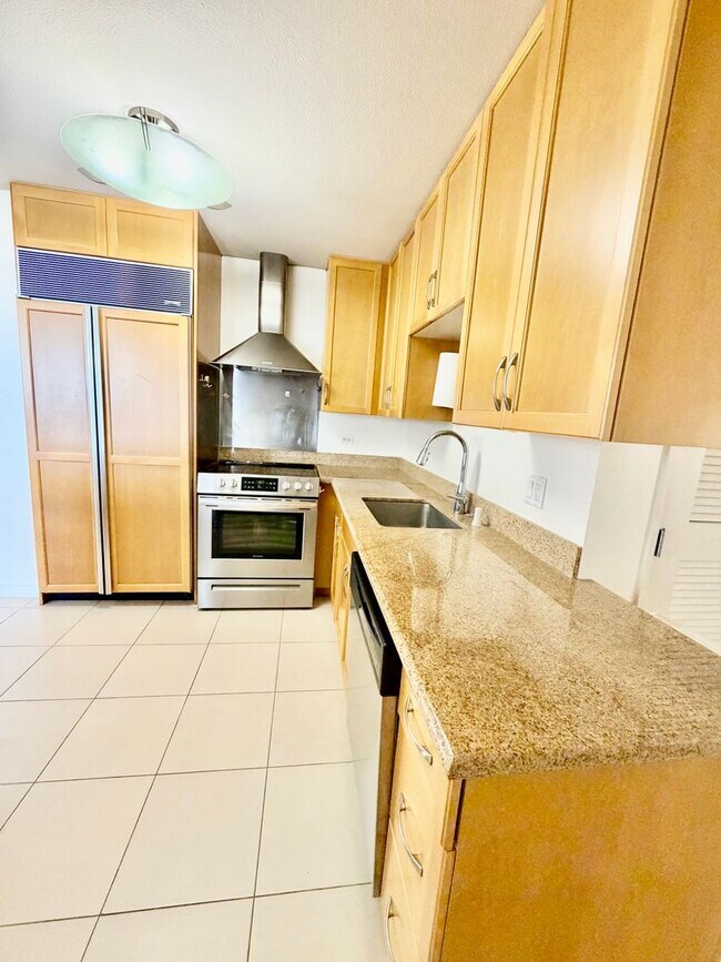 Building Photo - Stunning Furnished 2-Bedroom, 2-Bath Ocean View Unit at Moana Pacific – Available June 16, 2026