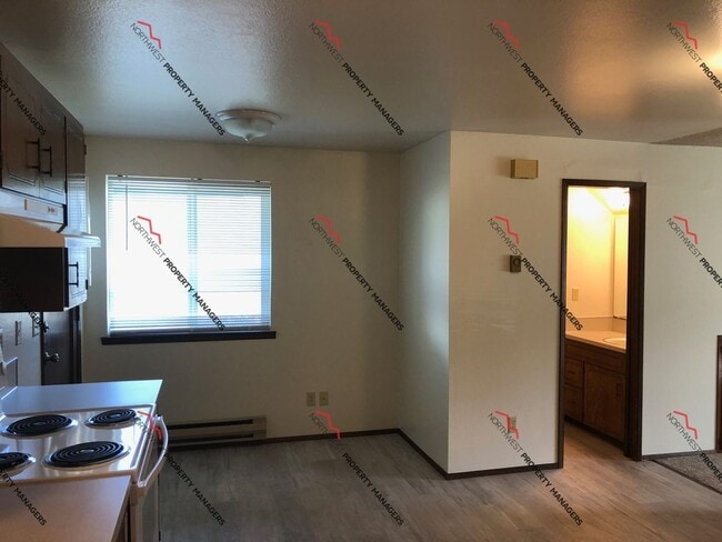 Building Photo - R115