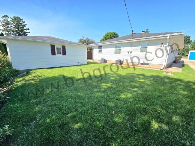 Building Photo - 7833 39th Ave