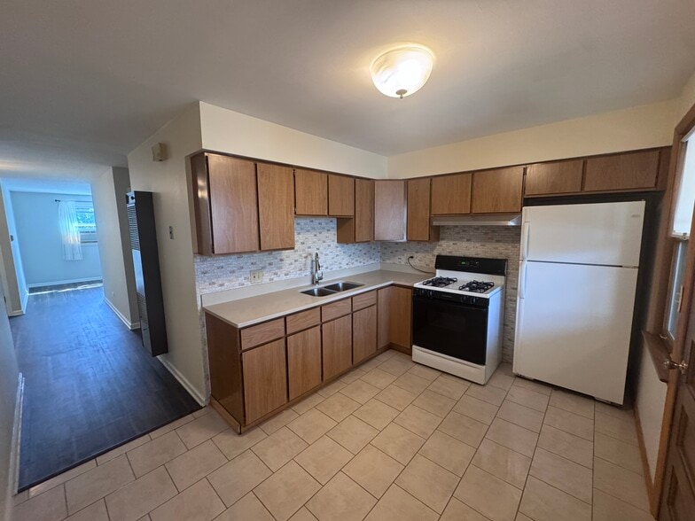 Building Photo - 5448 W Agatite Ave