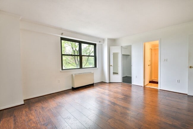 Building Photo - 6 Whittier Pl